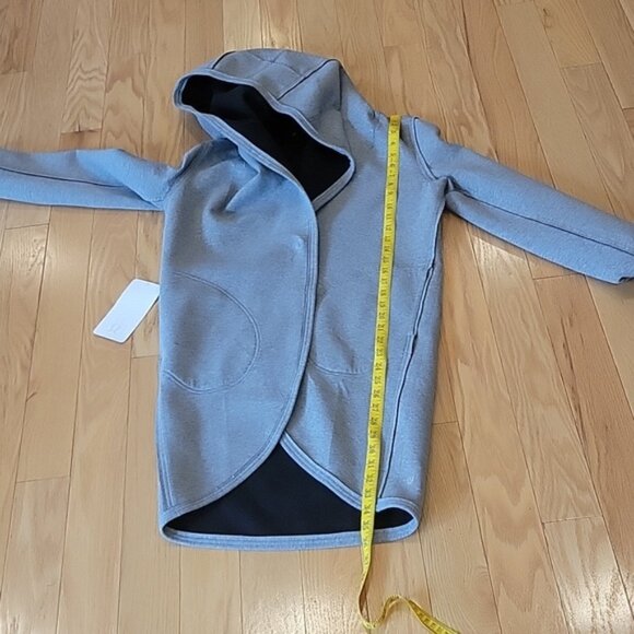 Lululemon & Go When You're Cold Reversible Wrap - Picture 15 of 16